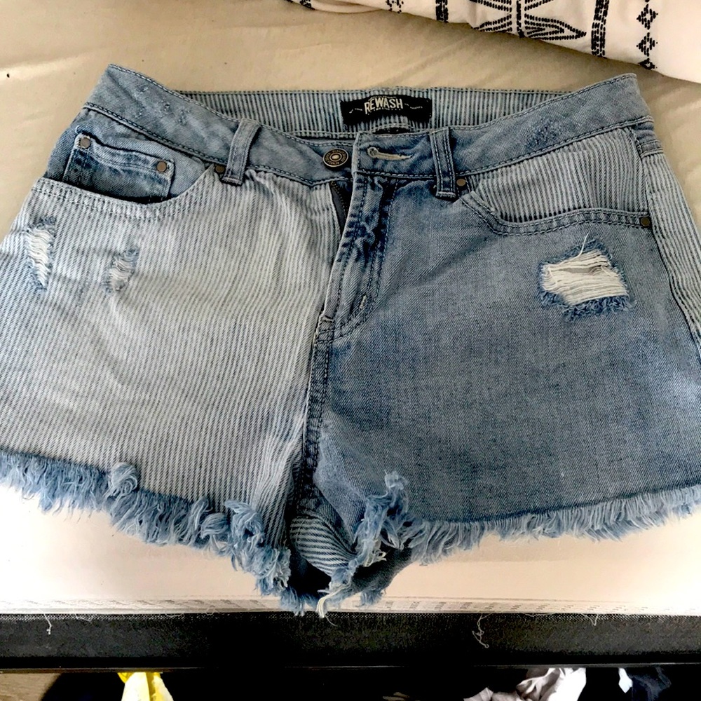 High waisted distressed patterned shorts
